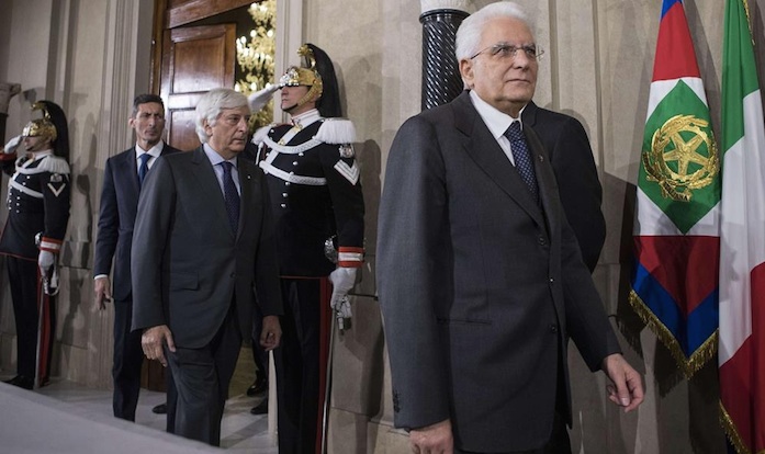 È Mattarella bis, la rielezione al Quirinale accolta con un lunghissimo applauso dell’Aula