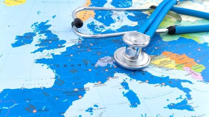 La maggioranza dei cittadini europei a favore di vaccini e green pass, il sondaggio Eurobarometro