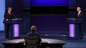 Trump-Biden, il primo dibattito presidenziale finisce in rissa