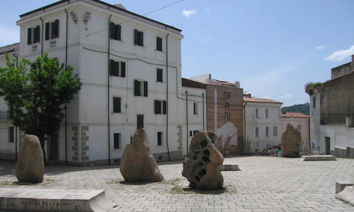 Museo Man di Nuoro, Francesco Simeti presenta l’opera "Tutti al mare" per la Giornata del Contemporaneo