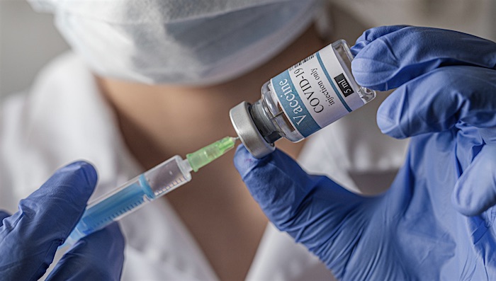 Il vaccino Johnson & Johnson sospeso negli Usa, frenata anche in Italia