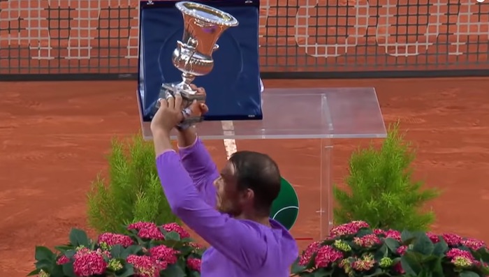 Nadal trionfa agli Internazionali di tennis a Roma: Djokovic sconfitto in finale