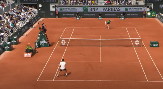 Sinner sfiora l’impresa, Alcaraz vince il Roland Garros al termine di un match epico