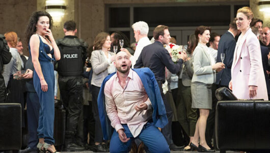 Bruxelles, la “Carmen” di Bizet-Tcherniakov rimonta i codici dell’opera in un nuovo linguaggio