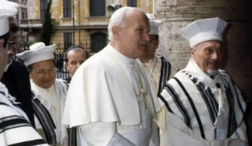 "Fratelli maggiori". 40 anni dopo, la visita del Papa in Sinagoga che cambiò la storia