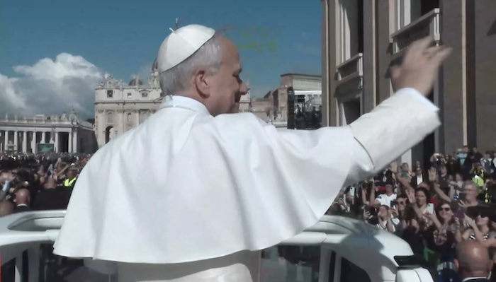 Il Papa pellegrino d'Africa. Leone XIV porta la Chiesa dove la sofferenza è più acuta