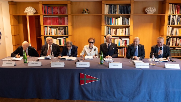 Presentato al Circolo degli Esteri il volume Villa Stolojan di Gaetano Cortese