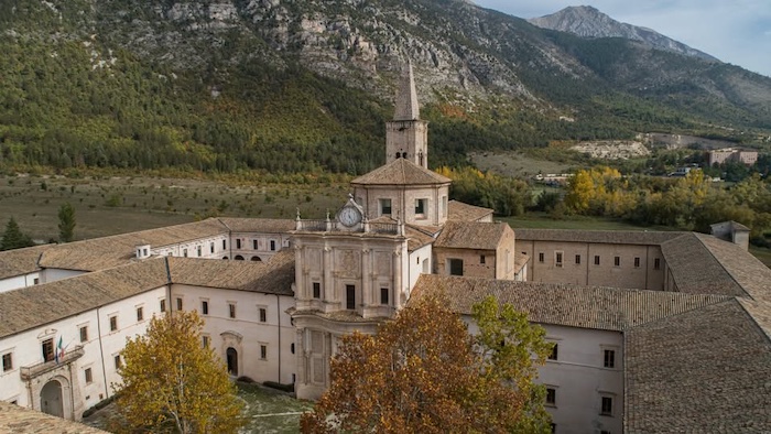 Il Premio Nazionale Pratola, quando la cultura incontra la luce dell’Abbazia morronese